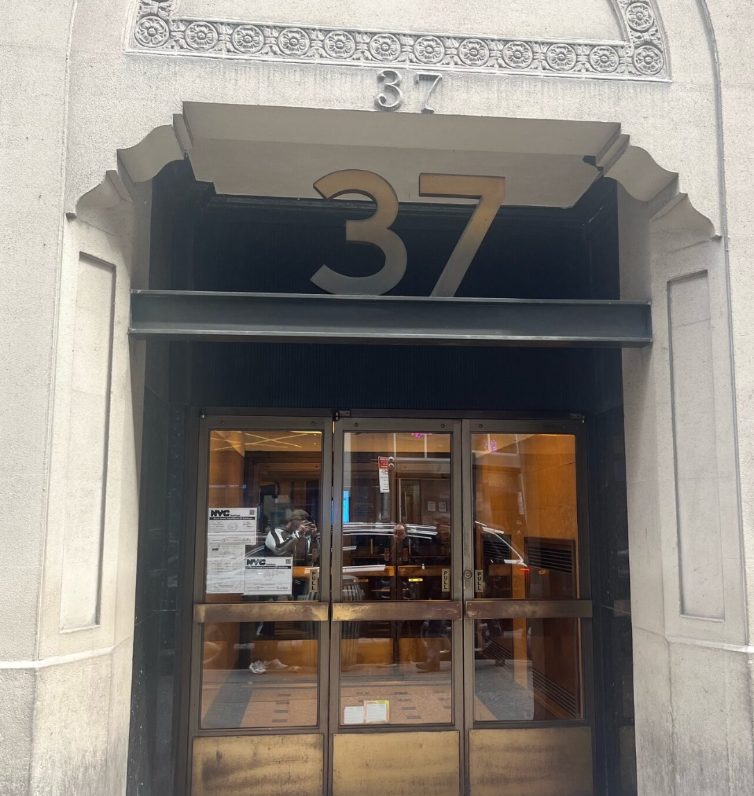 Gold buyer NYC — sell gold in Manhattan